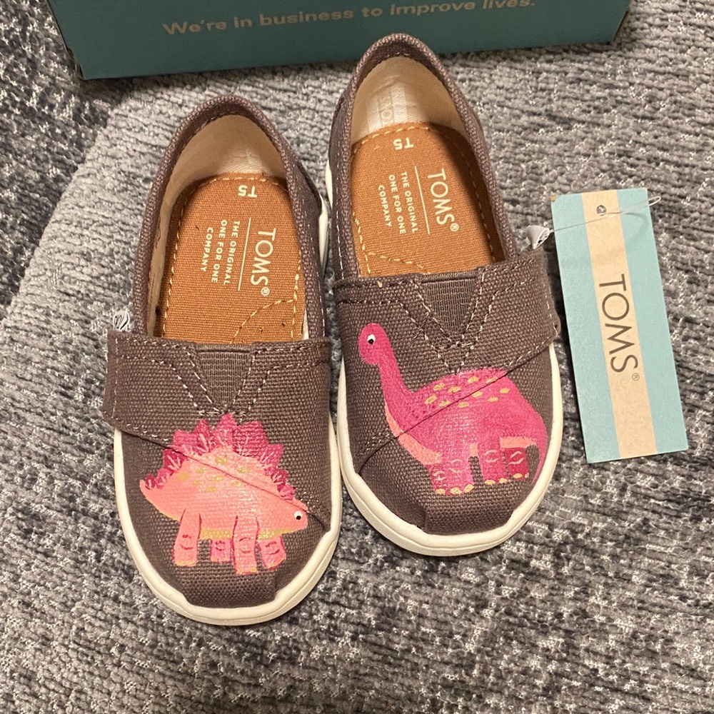 Custom painted toddler Tom’s size 5